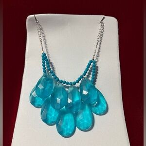 Beautiful turquoise colored necklace. Vintage grandma’s necklace from the 70’s.